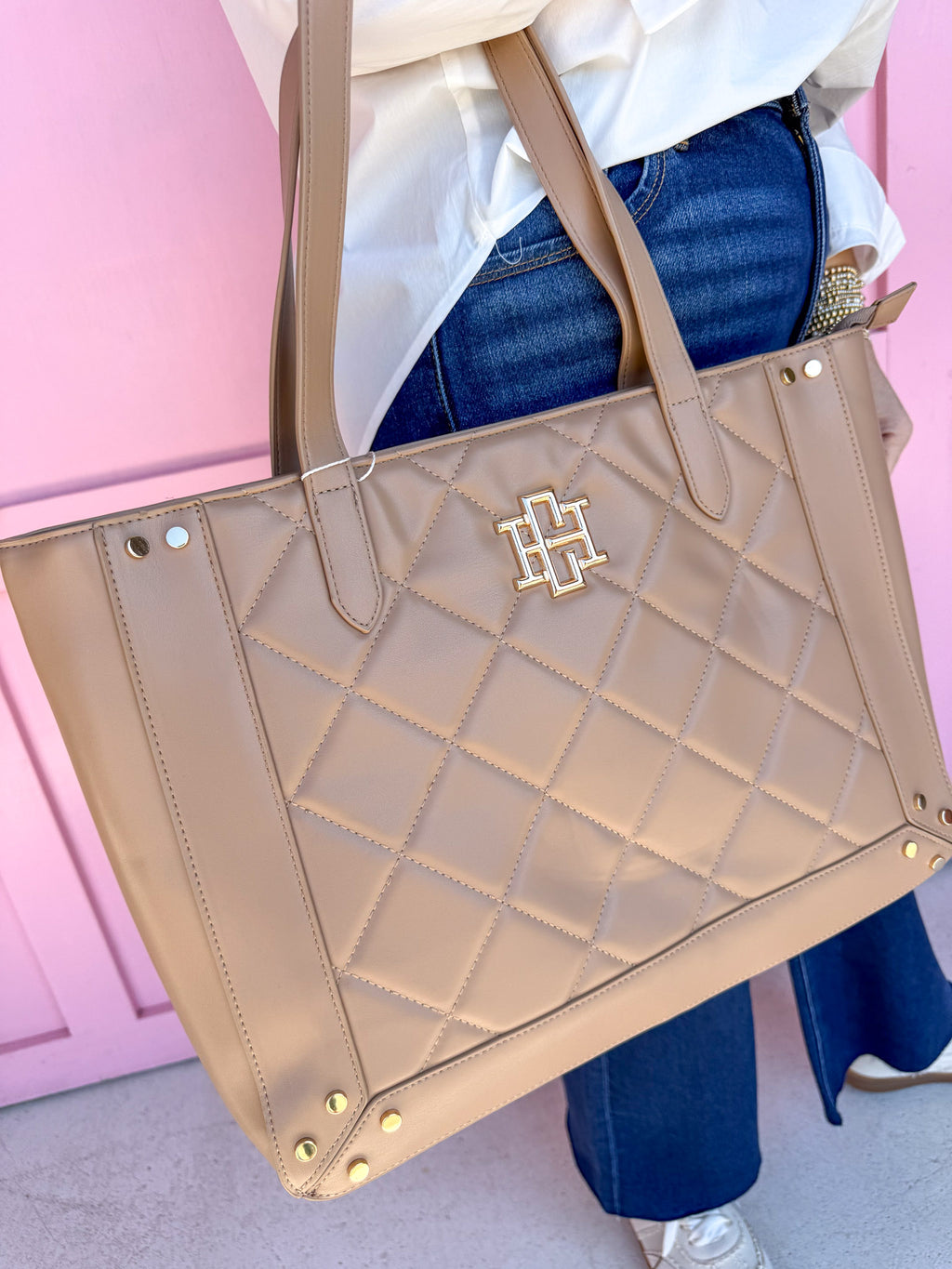 Caroline Hill | Sophie Zippered Tote - Latte