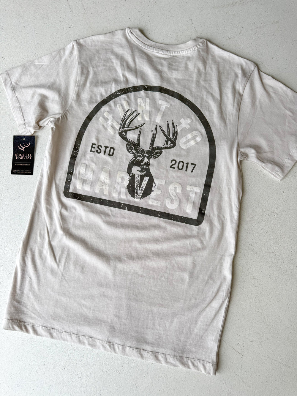 Hunt To Harvest | Deer Badge Tee - Moonbeam