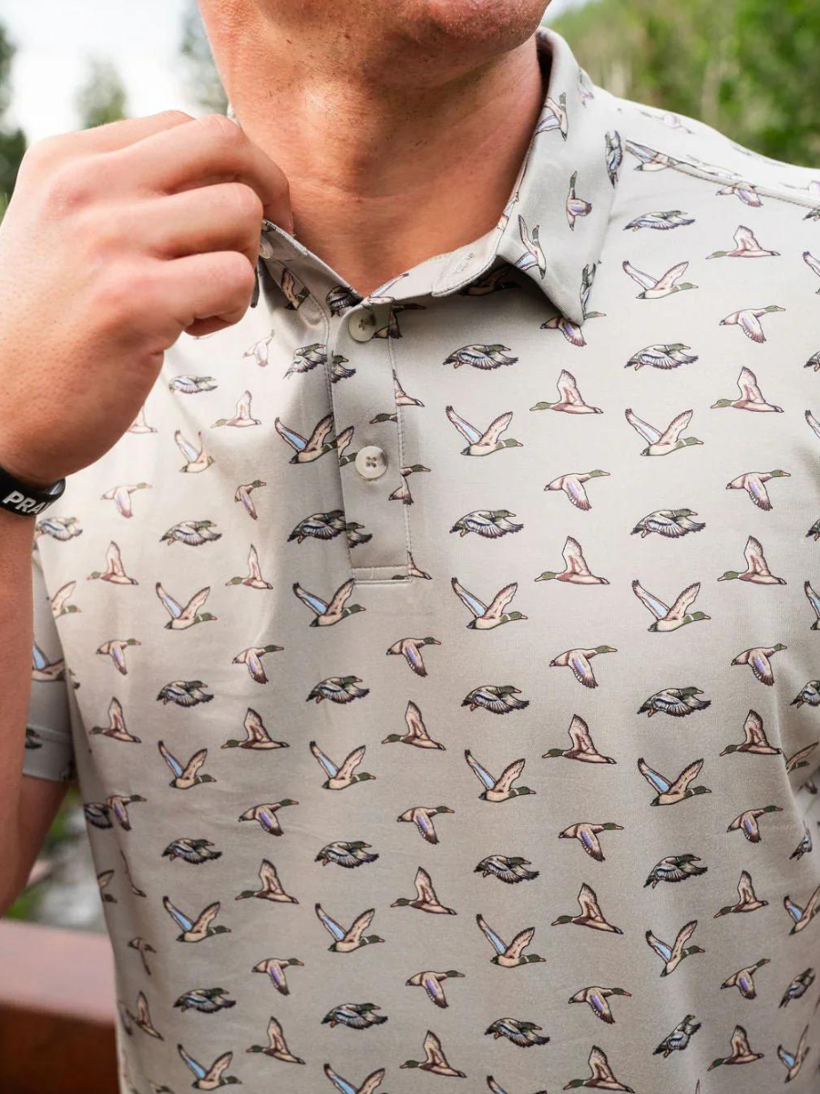 BURLEBO | Performance Polo - Flying Ducks - Green