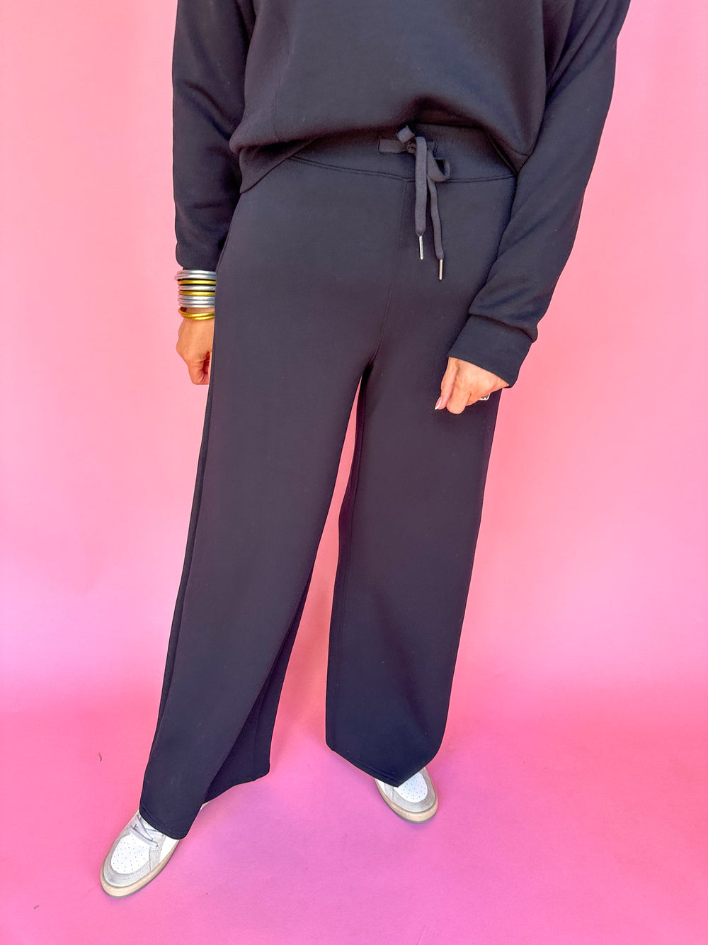 SPANX | AirEssentials Wide Leg Pant - Very Black