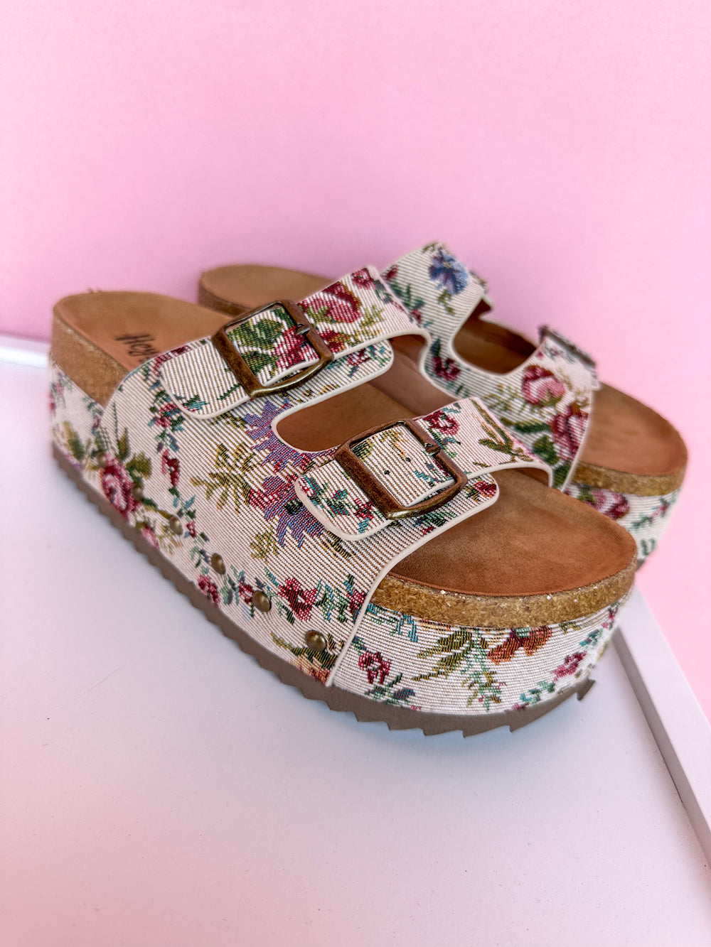 CORKYS | Wannabe - Sand Brocade Floral