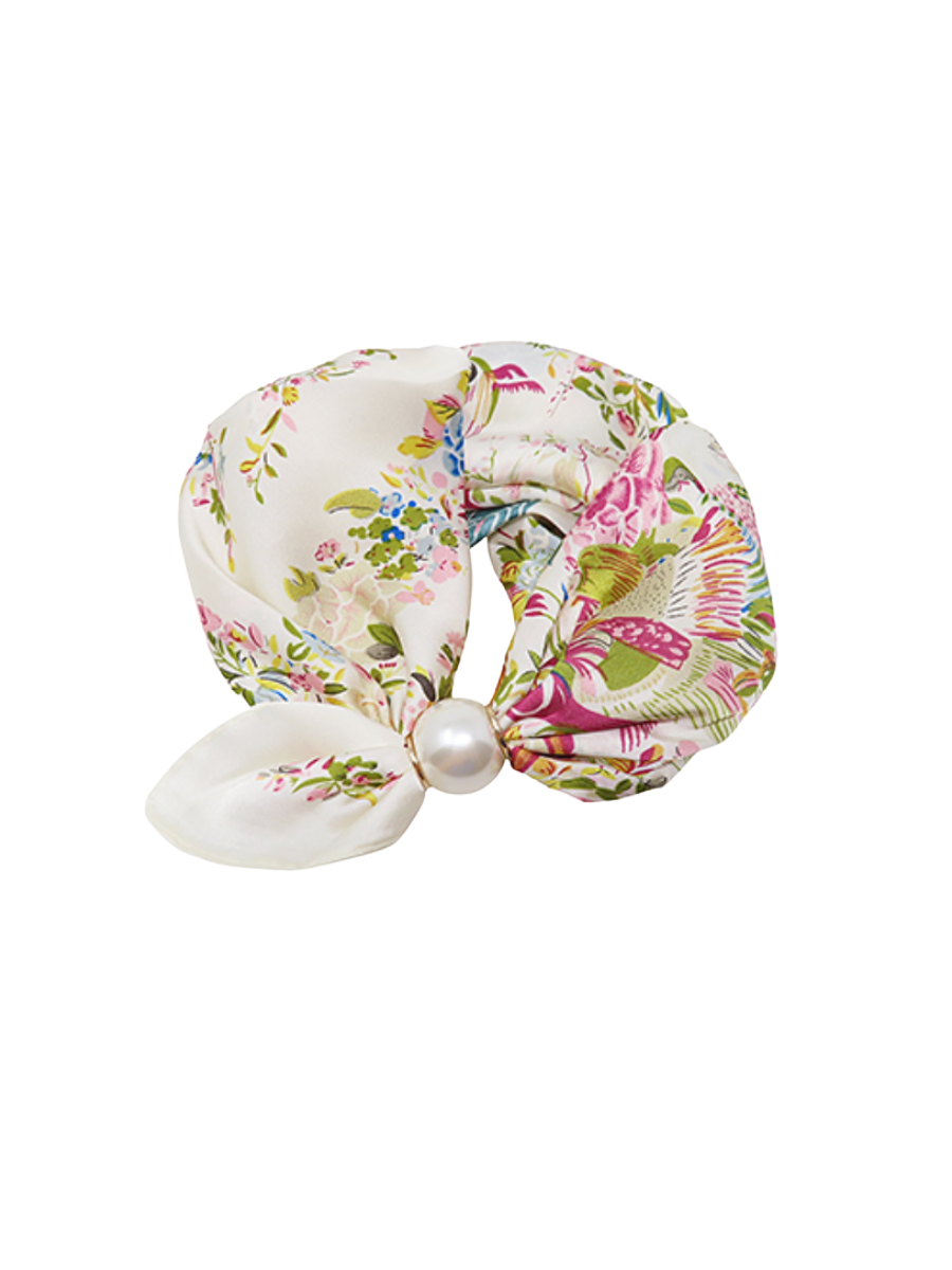 Floral Elegance Scarf Necklace