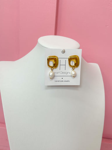 Hart Designs | Freshwater Pearl Earrings
