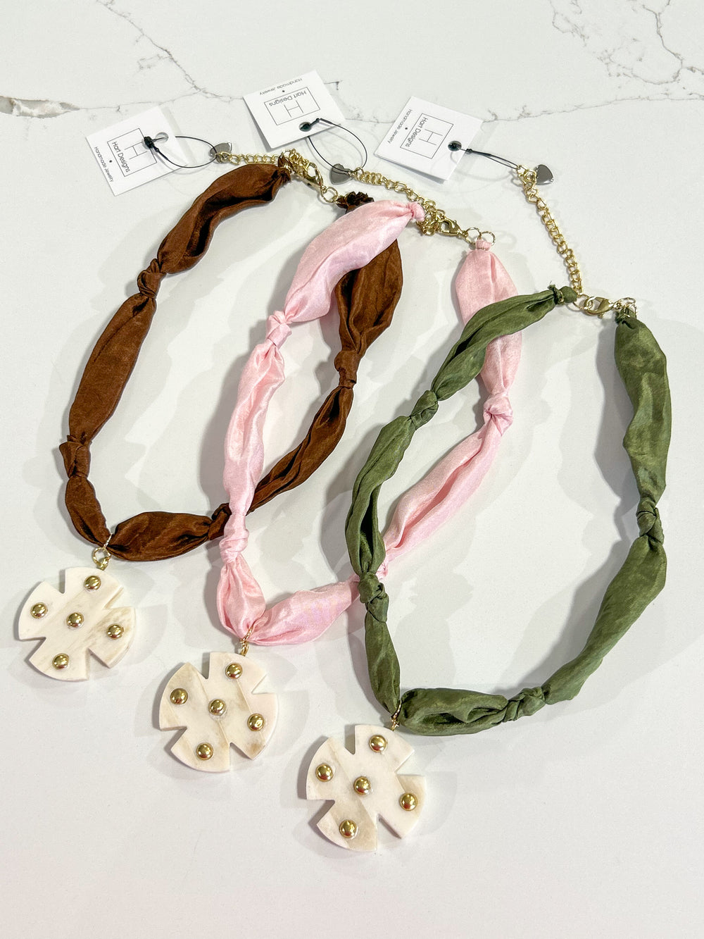 Hart Designs | Assorted Color Marble Clover Scarf Necklace