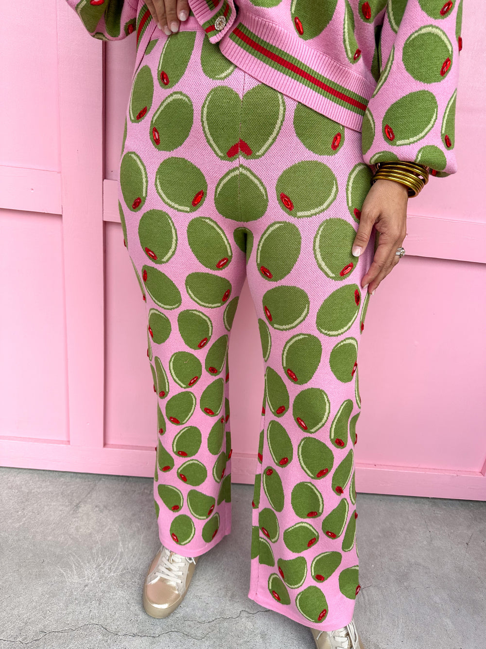 QUEEN OF SPARKLES | Pink Olive Knit Pants