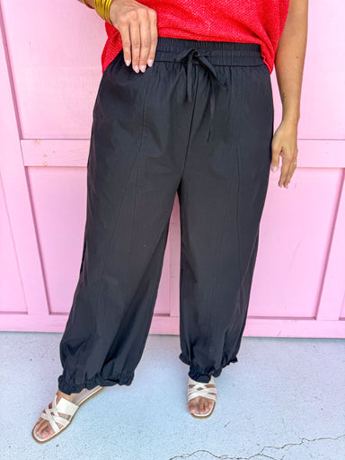 Jincy's Women's Boutique Game Day Black Elastic Waist Jogger Style Balloon Pants Everyday Wear Entro P33245