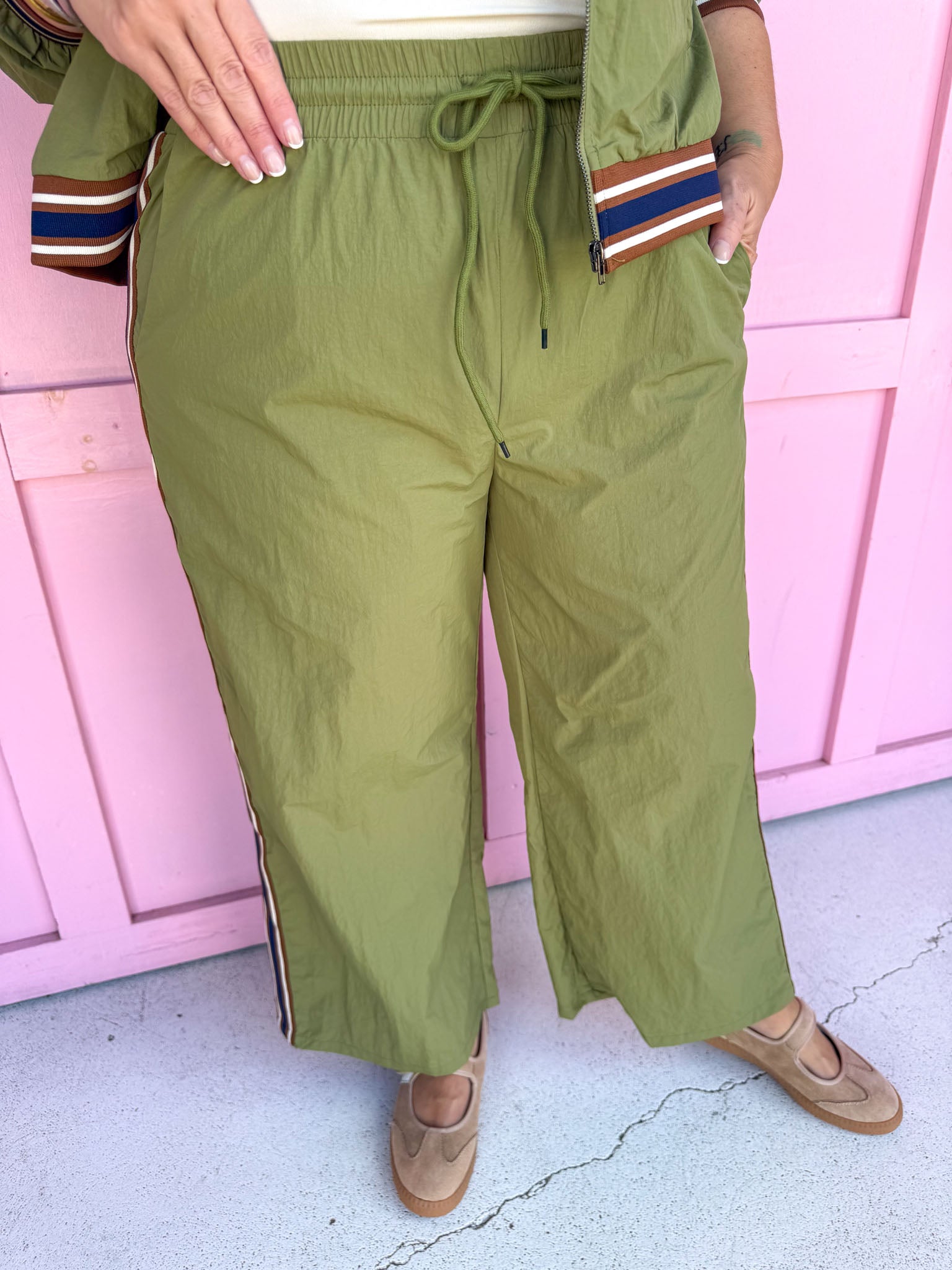Jincy's Women's Boutique Olive Track Set with Stripe Trim 2 Piece Set Entro M51254