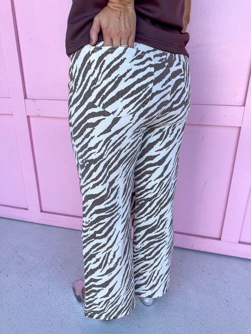 Jincy's Women's Boutique Statement Tiger Zebra Print Stripe Wide Leg Pants Everyday Wear Entro P31561