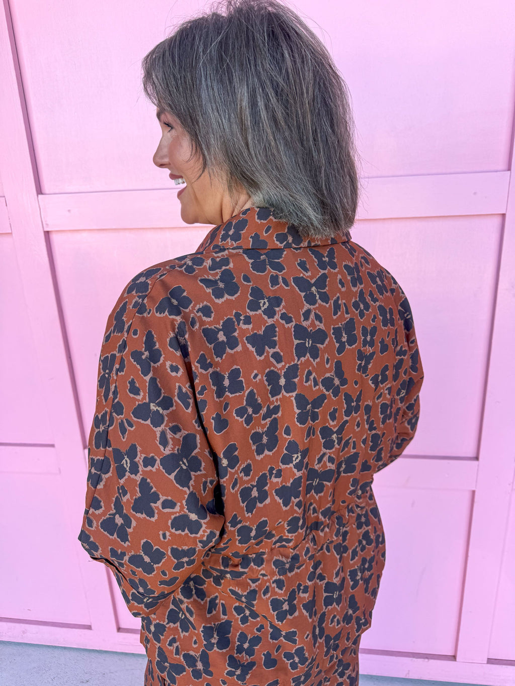 Jincy's Womens Boutique Fall Leopard Butterfly Print Collard Top Entro T33004