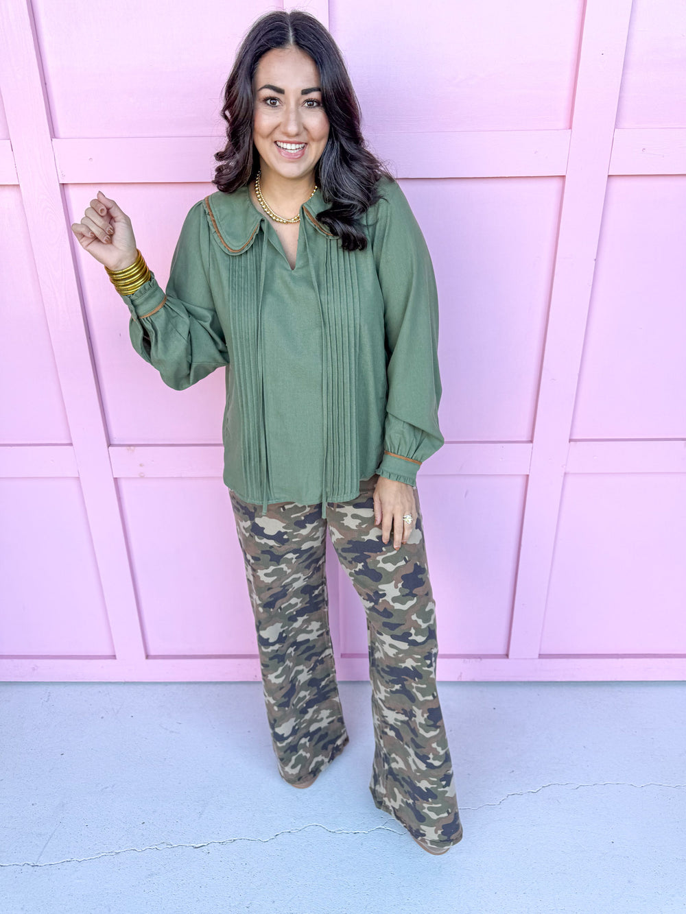 Jincy's Women's Boutique Duck & Camo olive collared pleated 