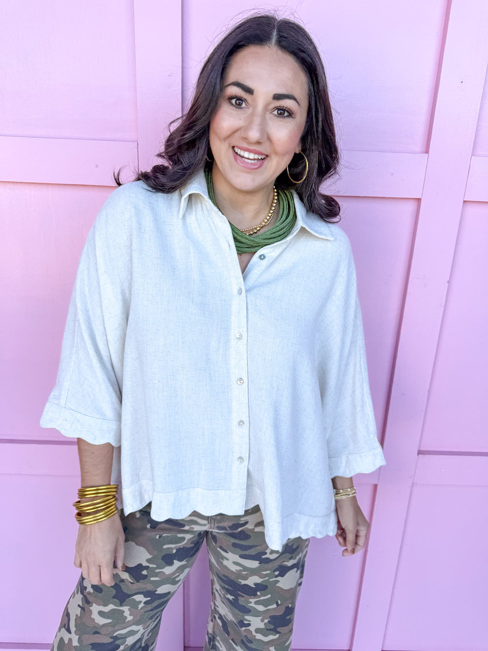 Jincy's Women's Boutique Duck & Camo Plus Size oatmeal scalloped hem button front