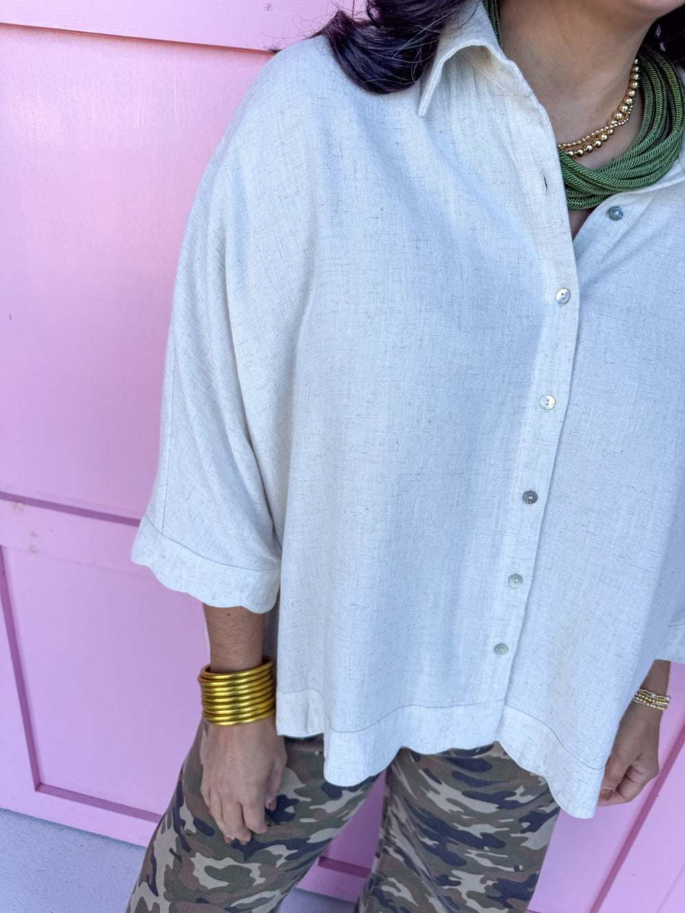 Jincy's Women's Boutique Duck & Camo Plus Size oatmeal scalloped hem button front