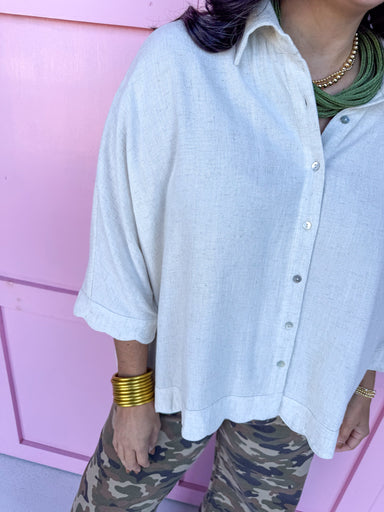 Jincy's Women's Boutique Duck & Camo Plus Size oatmeal scalloped hem button front