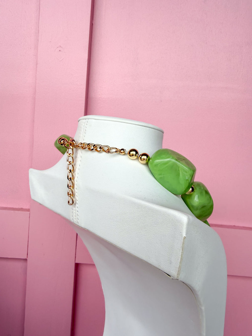 Jincy's Women's Boutique Green Chunky Beaded Acrylic Necklace