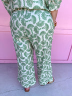 Elastic Waist Front Pockets Scallop Hem green white womens boutique jincy's 