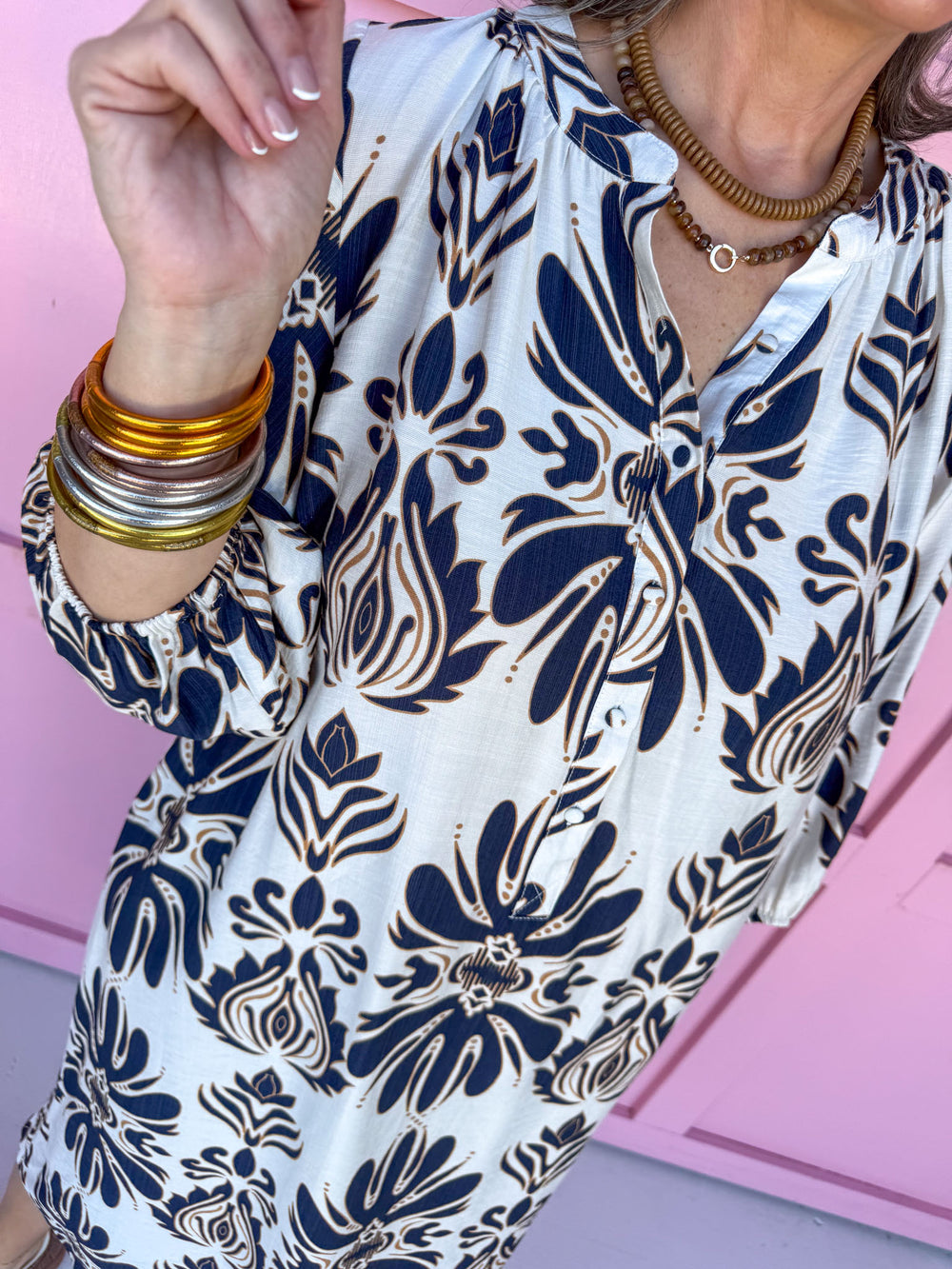 womens boutique dress cream navy accents elastic cuffs lightweight jincy's