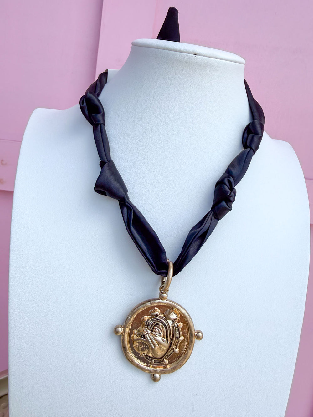 GA Bulldog Scarf Necklace - Black