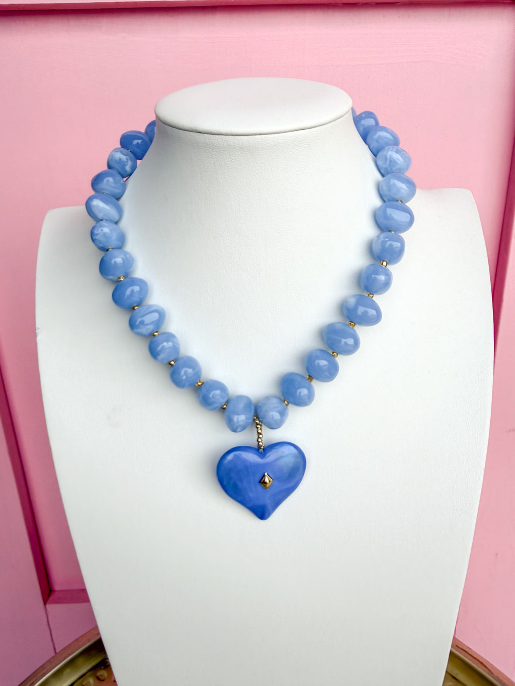 LOVE LEMON LANE | Oval Pebble Beaded Necklace With Heart Pendant - Blue