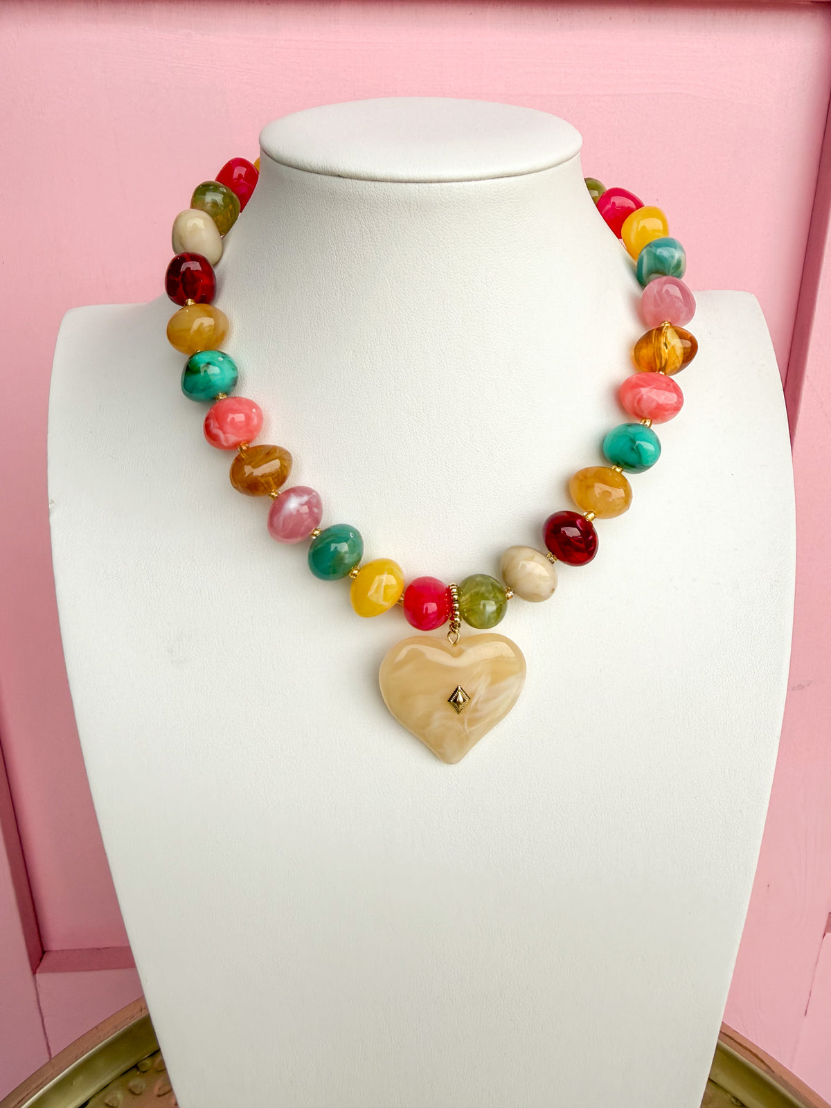 LOVE LEMON LANE | Oval Pebble Beaded Necklace With Heart Pendant - Multi