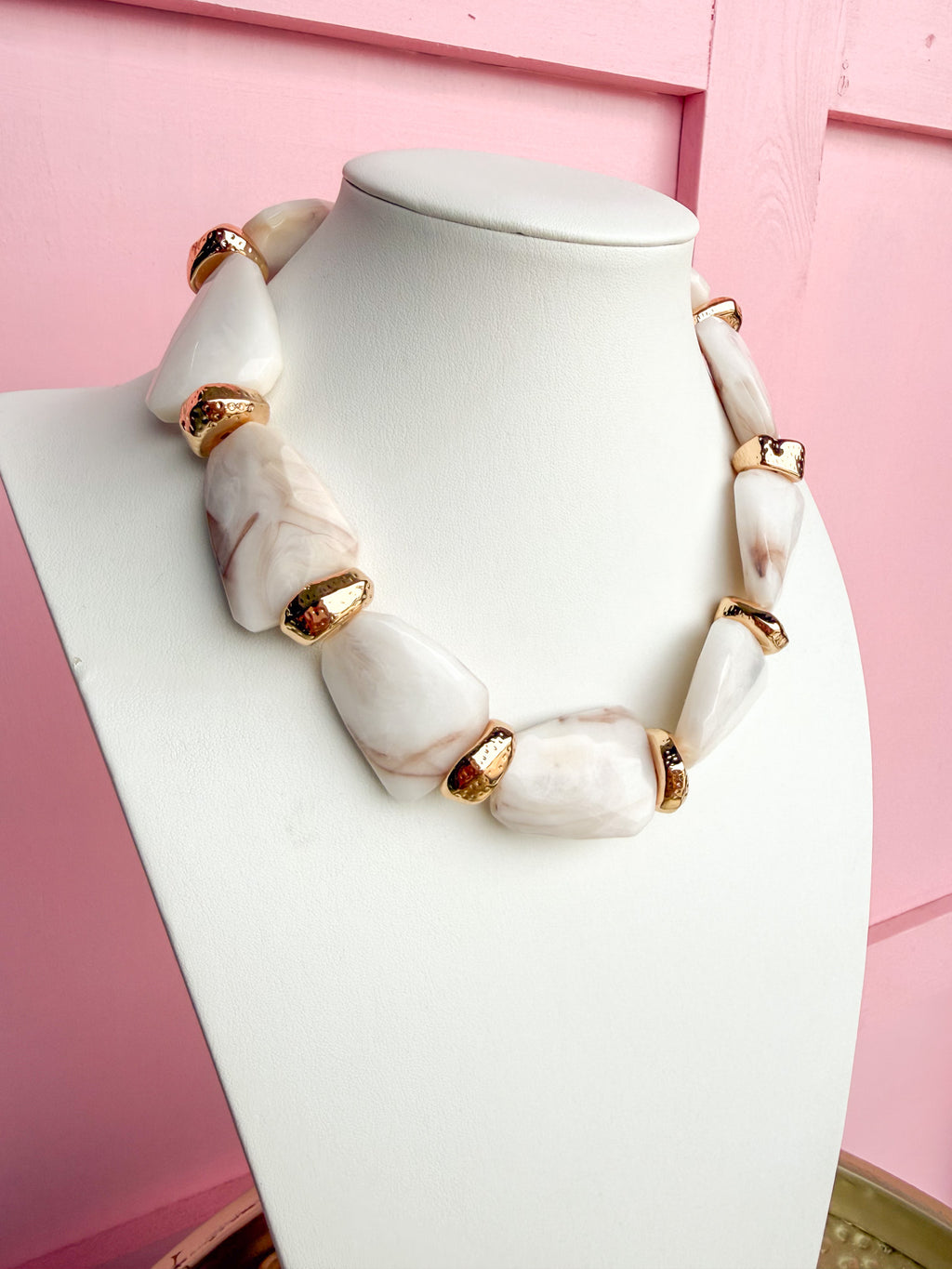 LOVE LEMON LANE | Marbled Stone Statement Necklace - Ivory
