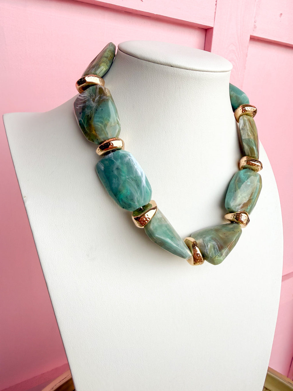 LOVE LEMON LANE | Marbled Stone Statement Necklace - Blue