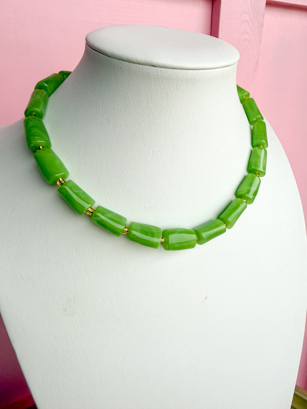 LOVE LEMON LANE | Marbled Cylinder Bead Necklace - Lime