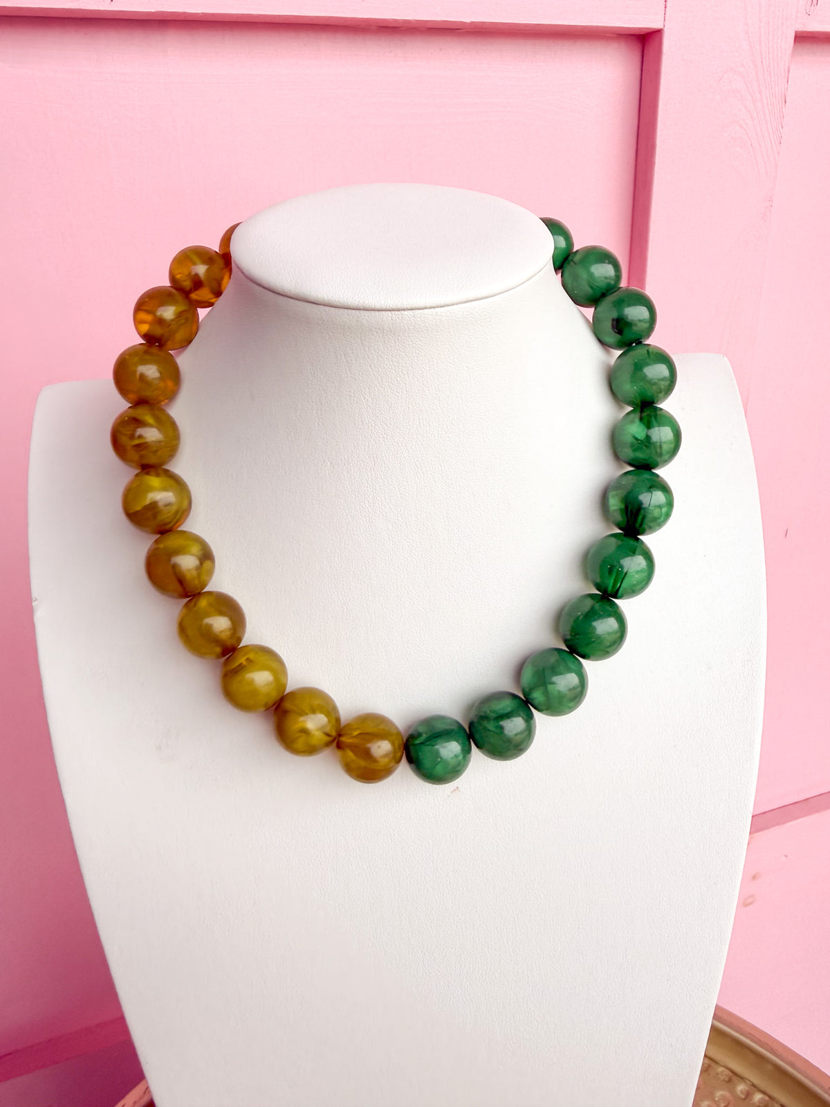 LOVE LEMON LANE | Colorblock Round Bead Necklace - Green/Lime