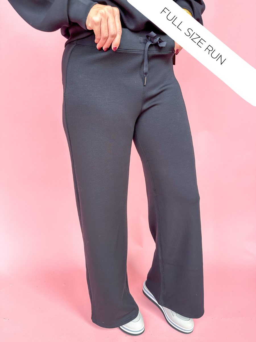 SPANX | AirEssentials Wide Leg Pant - Very Black