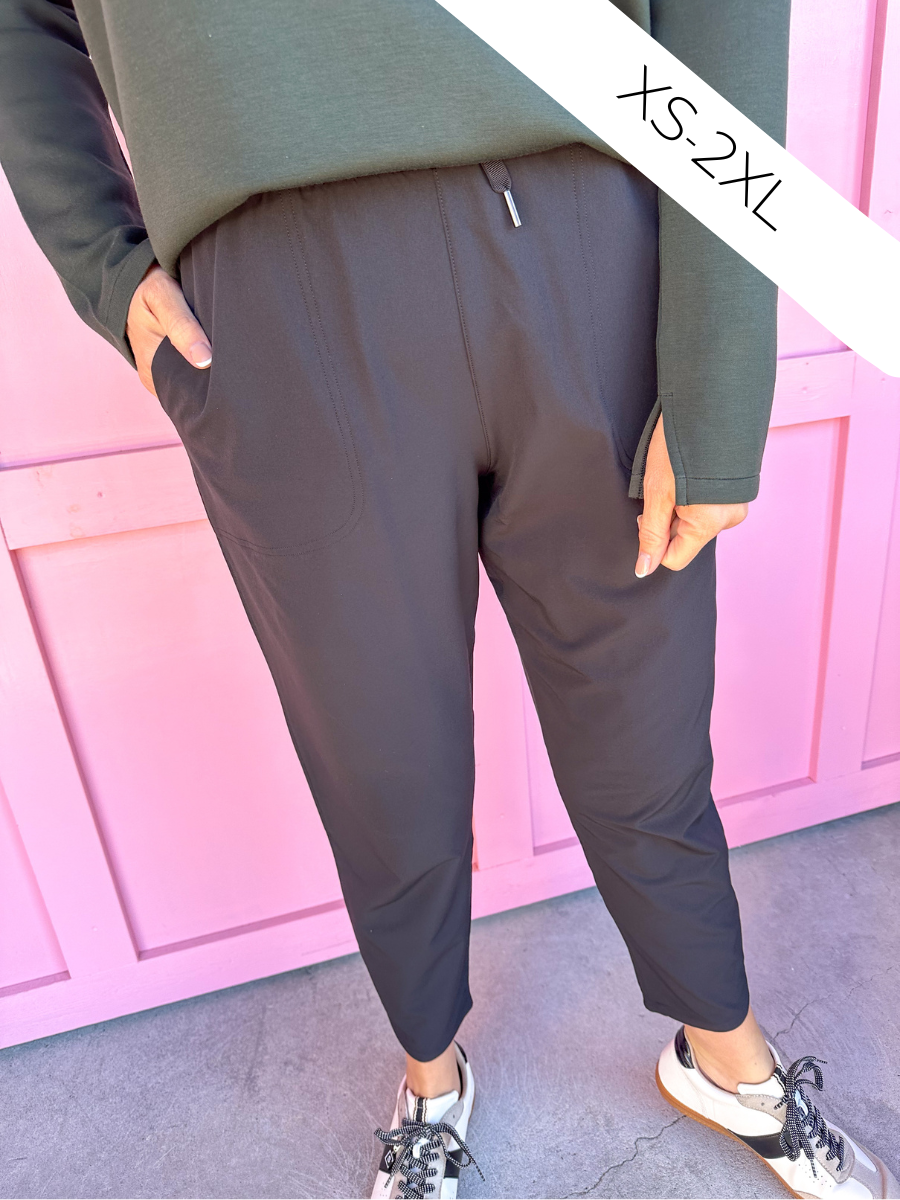 SPANX | On The Move Tapered Pant - Very Black