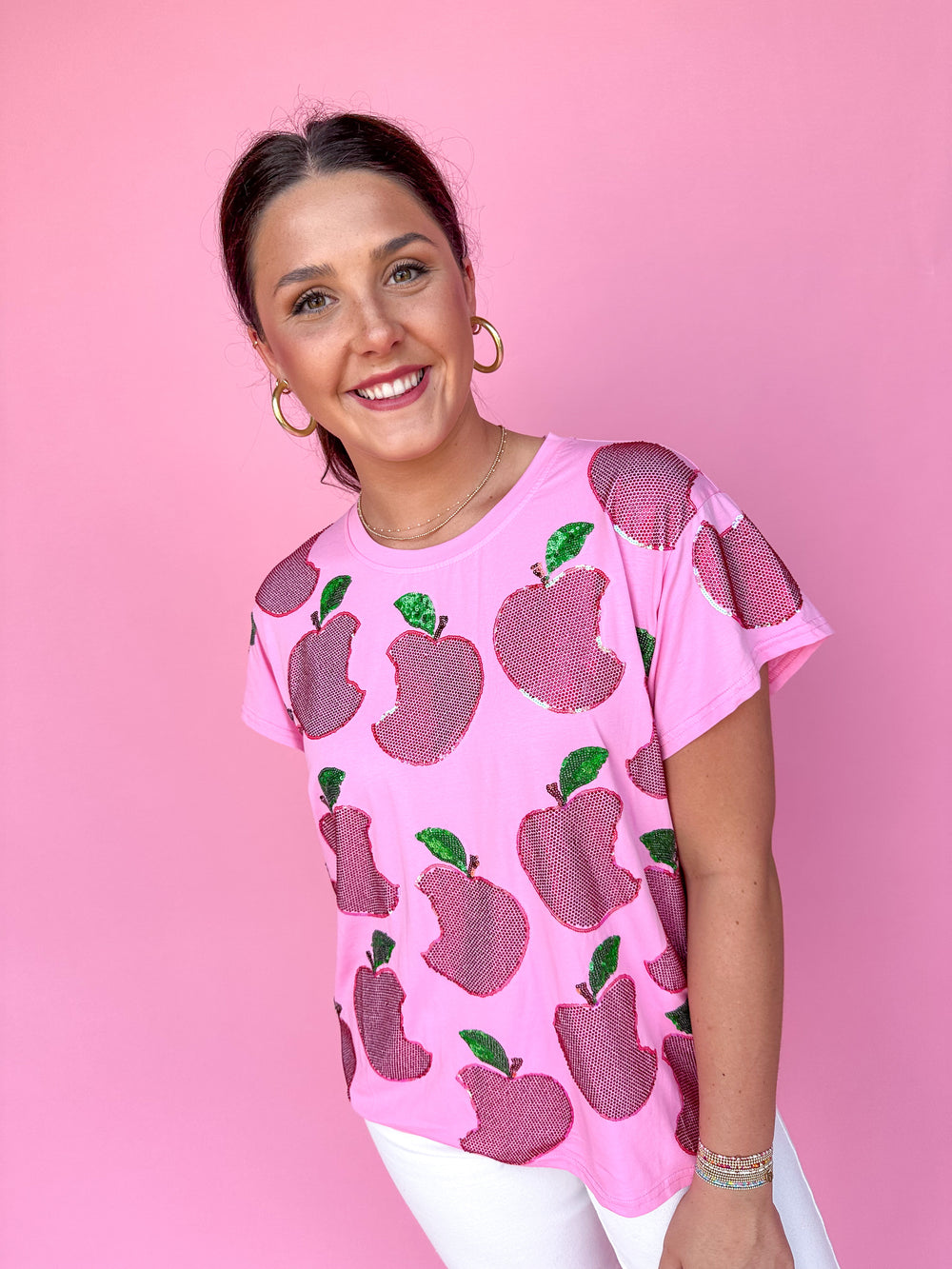 QUEEN OF SPARKLES | Pink Scattered Apple Tee