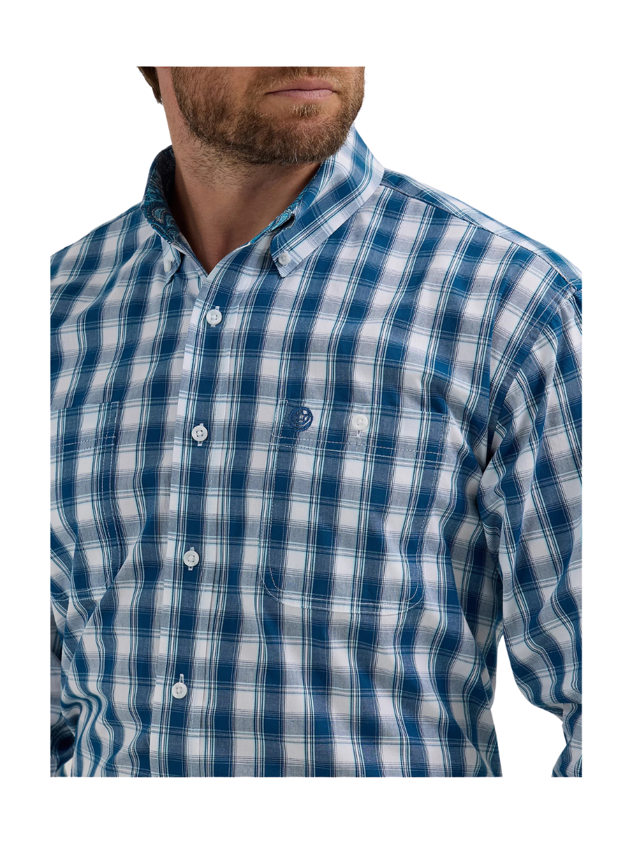 Wrangler | Wide Navy Plaid - George Strait Two Pocket Button Down