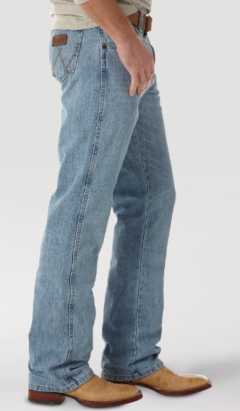 Wrangler Crest Retro Relaxed Fit Bootcut Jeans Men's Bottoms Pants Light Wash Jincy's Tripp